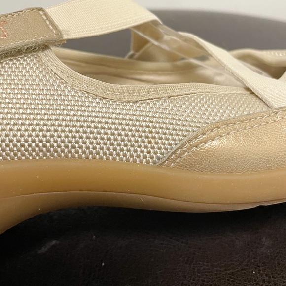 Munro Gold Angie Mary Janes Elastic Straps - Picture 13 of 13